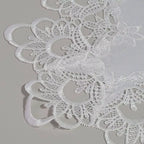 Caminho de Mesa Bordado Guipir em Tecido Organza