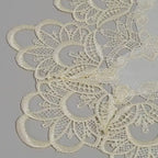 Caminho de Mesa Bordado Guipir em Tecido Organza